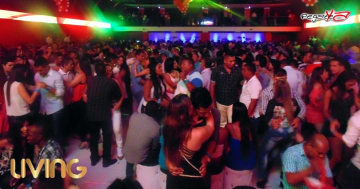 Foto 4 de Living - Amor y Amistad en Living Night Club, Cali