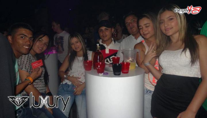 Foto 56 de Luxury - 1er FDS de Oct en Discoteca Luxury Medellin, Medellín