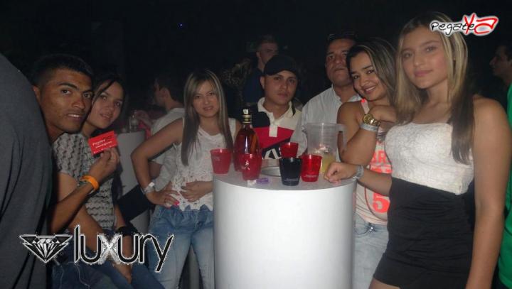 Foto 57 de Luxury - 1er FDS de Oct en Discoteca Luxury Medellin, Medellín