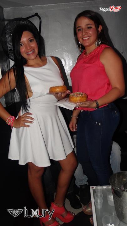Foto 11 de Luxury - 5to FDS de Nov 2014 en Discoteca Luxury Medellin, Medellín