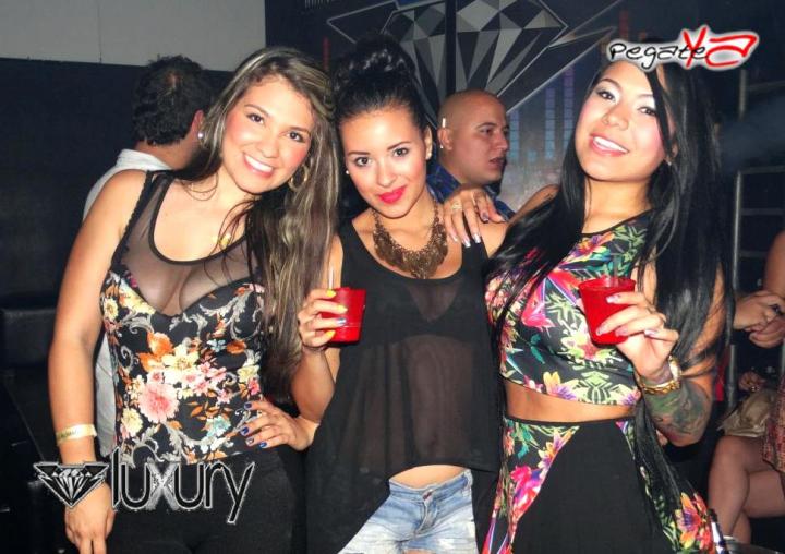 Foto 26 de Luxury - Septiembre 27 en Discoteca Luxury Medellin, Medellín
