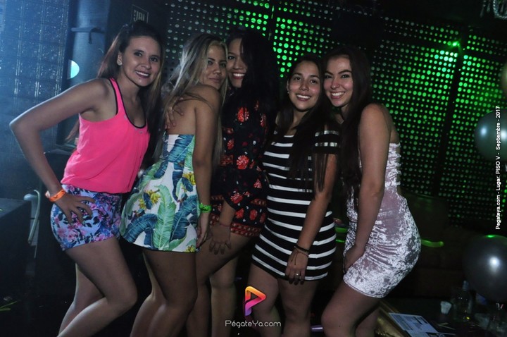 Foto 8 de PISO V - sábado 2 de sep 2017 en Bar Piso V Bucaramanga, Bucaramanga