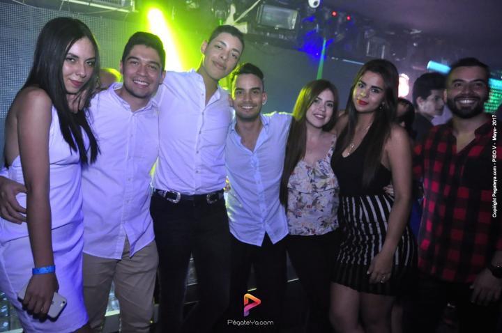 Foto 24 de Piso V - Sábado 6 de mayo de 2017 en Bar Piso V Bucaramanga, Bucaramanga