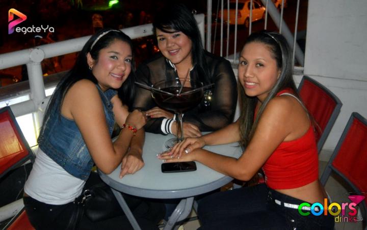 Foto 2 de Colors - Amor y Amistad 2015 en Colors Drinks