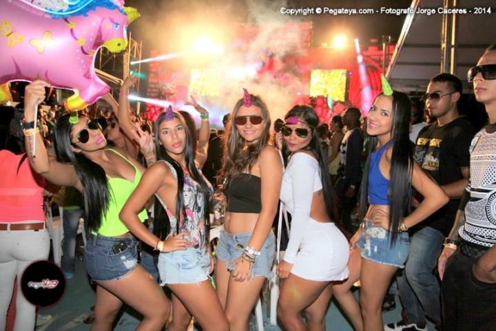Foto 180 de TOMORROWLAKE Lago Calima en Fiestas Colombia, Medellín