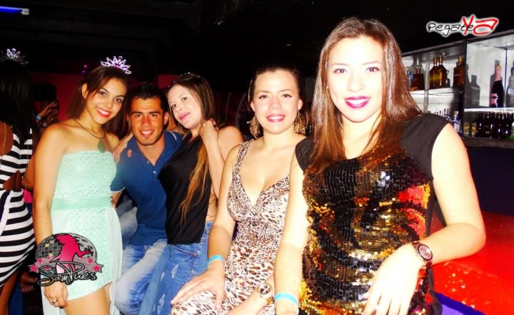 Foto 9 de Sampues - 3er FS Octubre en Discoteca Sam Pues Medellin, Medellín