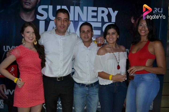 Foto 10 de Living Night Club - 2do fds Abril 2016 en Living Night Club, Cali