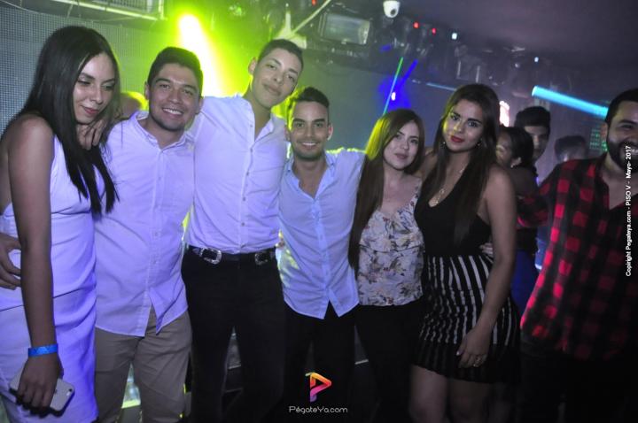 Foto 25 de Piso V - Sábado 6 de mayo de 2017 en Bar Piso V Bucaramanga, Bucaramanga