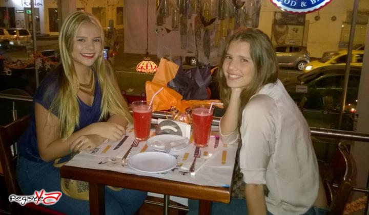 Foto 2 de Charly Food Bar - 3er FDS Octubre en Charly Food Bar, Cali