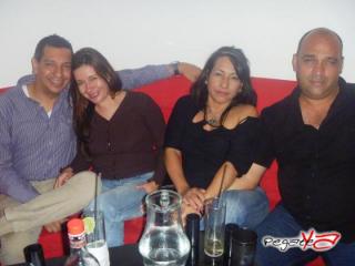 Foto 6 de Marzo 24 del 2012 en Zalez Bar Karaoke Cali, Cali