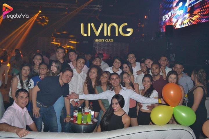 Foto 27 de Living Night Club - 5To fds Abril 2016 en Living Night Club, Cali