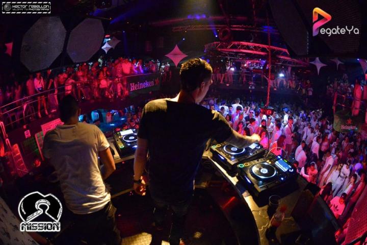 Foto 27 de 5ta Edicion Fiesta Blanca - Mission Club en Pegateya Cali, Cali