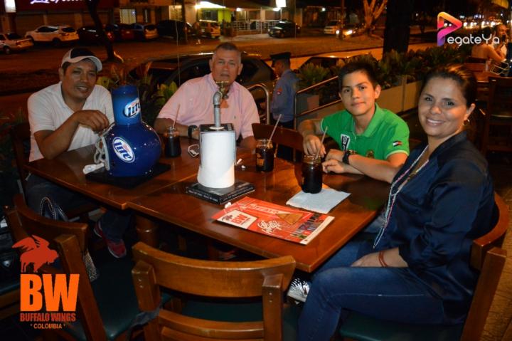 Foto 8 de Bufalo Wings - 2do FDS Junio 2015 en Búfalo Wings - Cali, Cali
