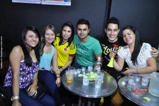Foto 35 de Partido Colombia vs Ecuador en La Sala Club, Bucaramanga