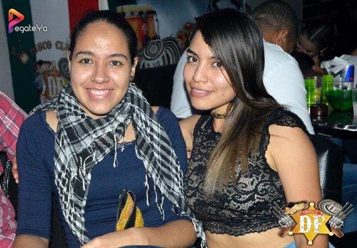 Foto 4 de EL DF - 3er FDS Mayo 2017 en El DF Club Discoteca