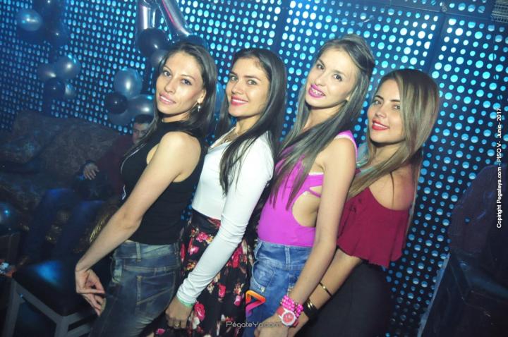 Foto 18 de PISO V - Sábado 3 de Mayo de 2017 en Bar Piso V Bucaramanga, Bucaramanga