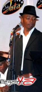 Foto 41 de Roberto Lugo y Orquesta Sabotaje en Jala Jala Club, Cali