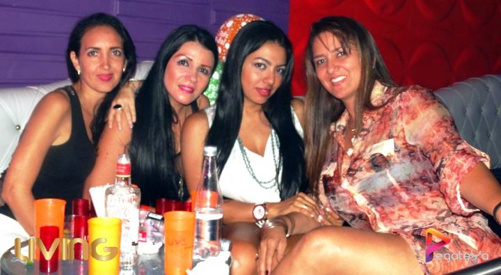 Foto 26 de Living Night Club - marzo 8 Del 2015 en Living Night Club, Cali