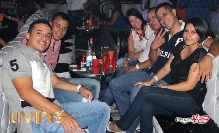Foto 24 de Living - 5to FDS Nov 2014 en Living Night Club, Cali