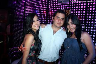 Foto 19 de Bling - Viernes 23 de mayo de 2014 en Bar Bling Bucaramanga, Bucaramanga