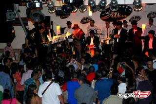 Foto 44 de Roberto Lugo y Orquesta Sabotaje en Jala Jala Club, Cali