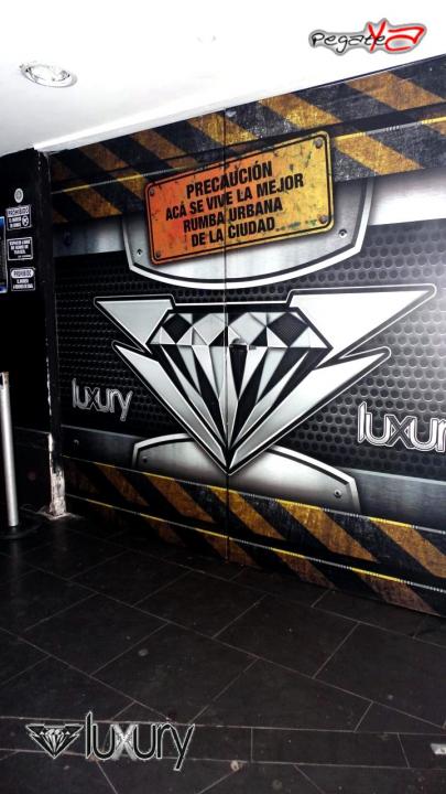 Foto 31 de Luxury - Septiembre 27 en Discoteca Luxury Medellin, Medellín