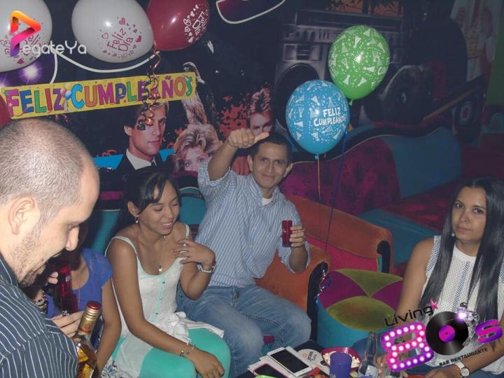 Foto 14 de living 80 - 1er Mayo 2016 en Living Ochentas Cali, Cali