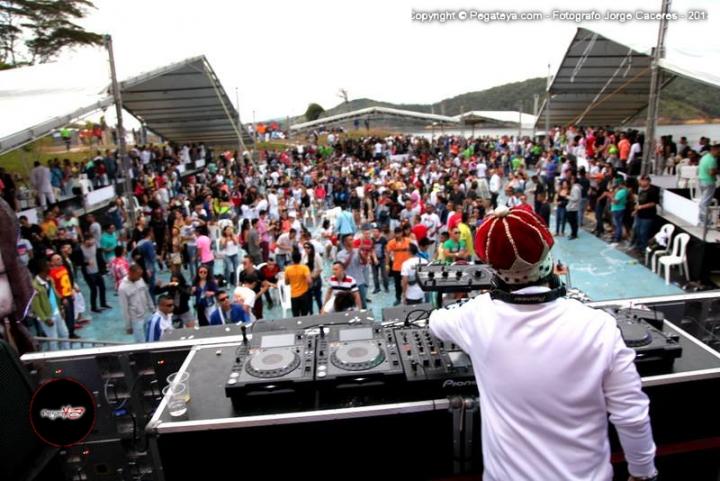 Foto 100 de TOMORROWLAKE Lago Calima en Fiestas Colombia, Medellín