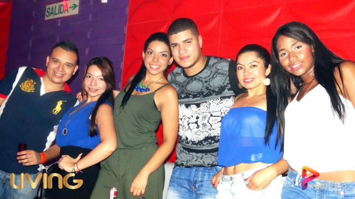 Foto 27 de Living Night Club - marzo 8 Del 2015 en Living Night Club, Cali