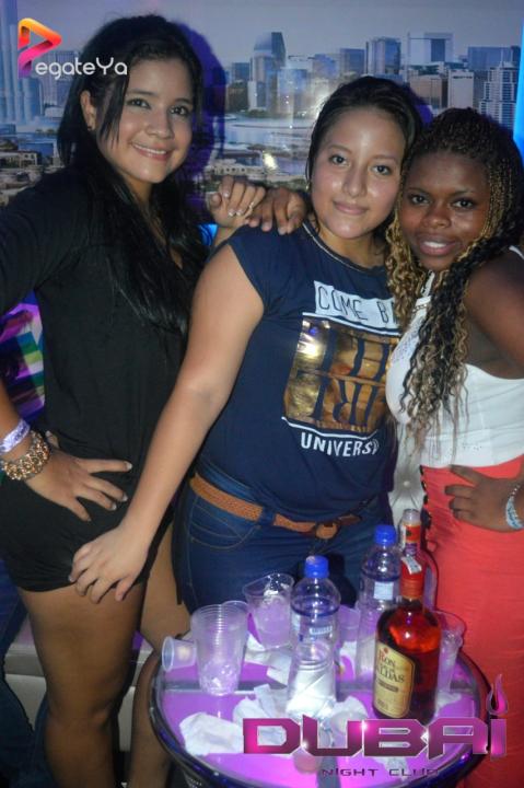 Foto 6 de Dubai Night Club - Feria. 2015 en Dubai Night Club