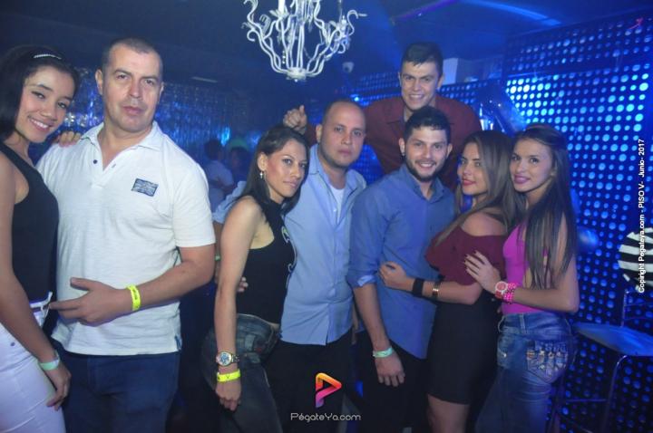 Foto 20 de PISO V - Sábado 3 de Mayo de 2017 en Bar Piso V Bucaramanga, Bucaramanga