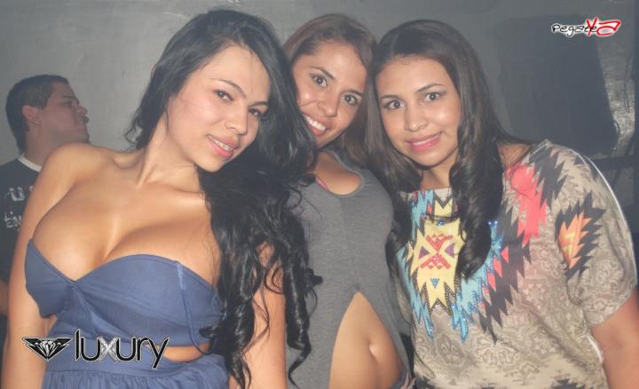 Foto 16 de Luxury - 5to FDS de Nov 2014 en Discoteca Luxury Medellin, Medellín