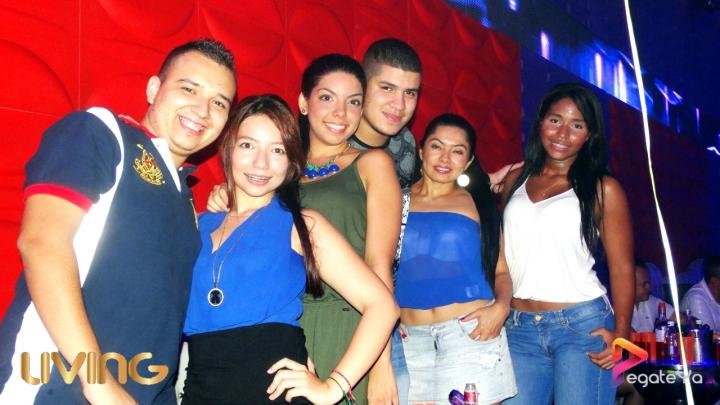 Foto 28 de Living Night Club - marzo 8 Del 2015 en Living Night Club, Cali