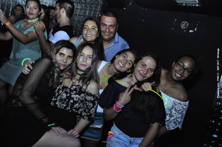 Foto 27 de PISO V - viernes 29 de sep 2017 en Bar Piso V Bucaramanga, Bucaramanga