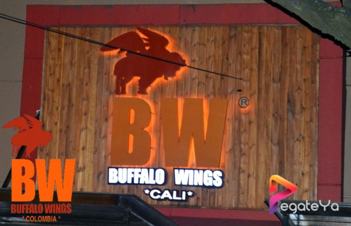 Foto 1 de Bufalo Wings - 2do FDS Julio 2015 en Búfalo Wings - Cali, Cali