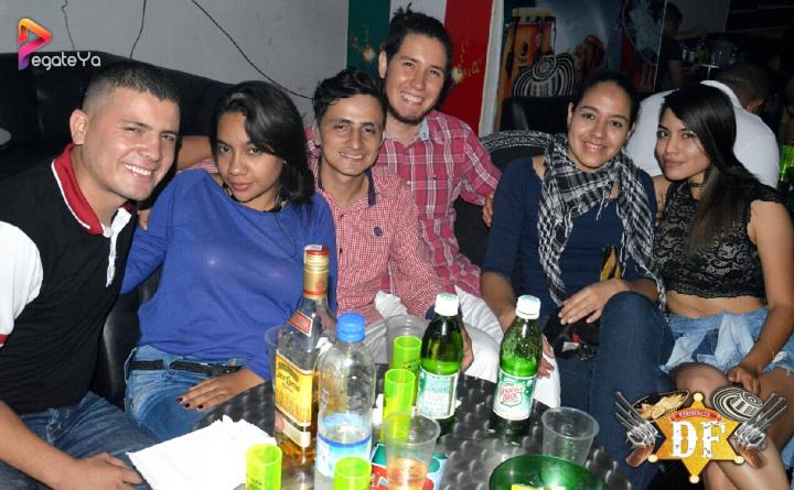 Foto 7 de EL DF - 3er FDS Mayo 2017 en El DF Club Discoteca