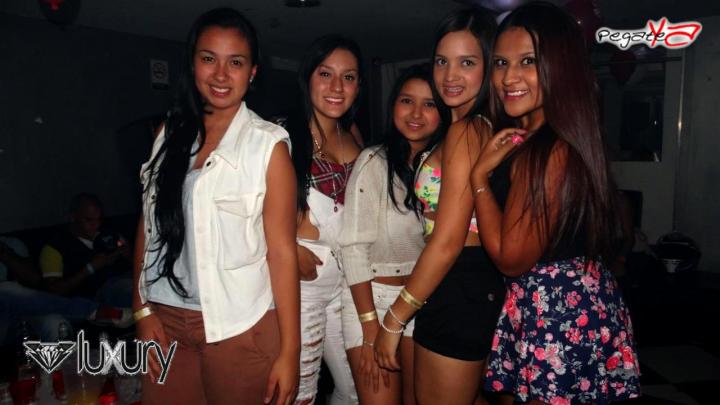 Foto 34 de Luxury - Septiembre 27 en Discoteca Luxury Medellin, Medellín