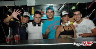 Foto 20 de Agosto 31 del 2013 en Moon Cocktail & Shots