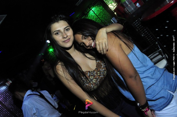 Foto 14 de PISO V - sábado 2 de sep 2017 en Bar Piso V Bucaramanga, Bucaramanga