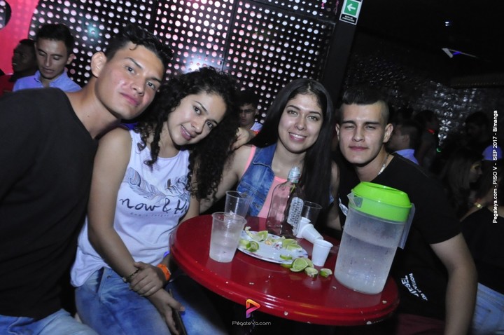 Foto 28 de PISO V - viernes 29 de sep 2017 en Bar Piso V Bucaramanga, Bucaramanga