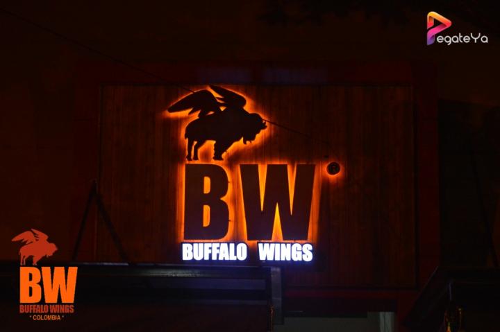 Foto 12 de Bufalo Wings - 2do FDS Junio 2015 en Búfalo Wings - Cali, Cali