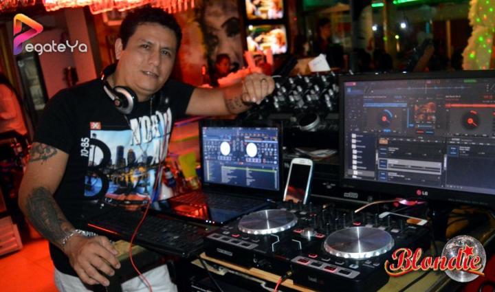 Foto 31 de Blondie - Amor y Amistad 2015 en Blondie Bar Cali, Cali