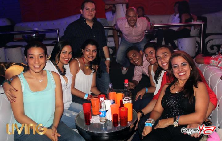 Foto 14 de Living - Dic 6 del 2014 en Living Night Club, Cali