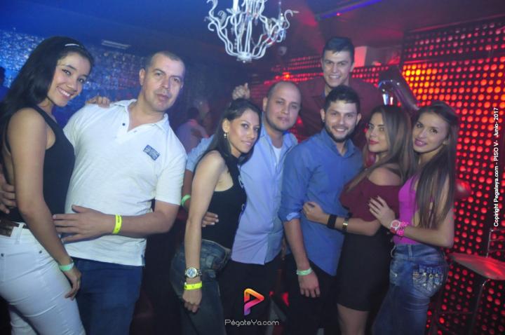 Foto 22 de PISO V - Sábado 3 de Mayo de 2017 en Bar Piso V Bucaramanga, Bucaramanga