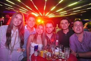 Foto 60 de Bar BLING 12 de abril de 2014 en Bar Bling Bucaramanga, Bucaramanga