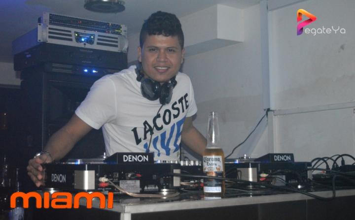 Foto 8 de Miami Bar . 5to FDS Abril 2015 en Miami Bar Cali, Cali