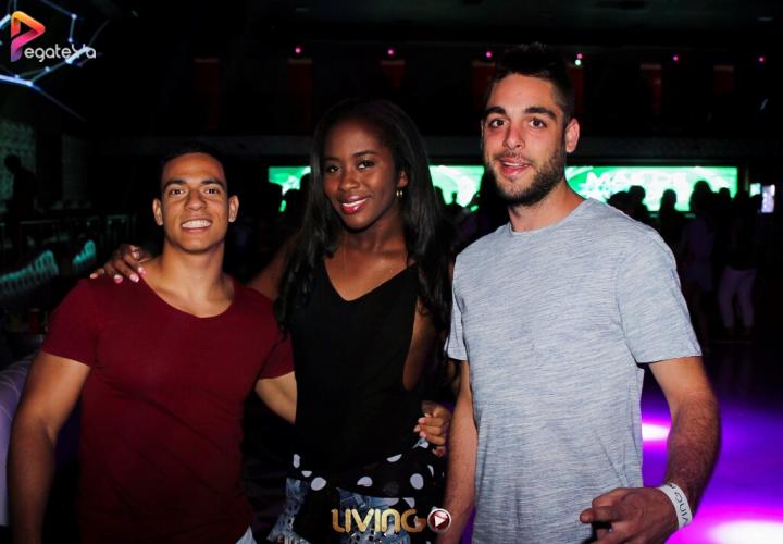 Foto 2 de Living - 4to Fds Febrero 2017 en Living Night Club, Cali