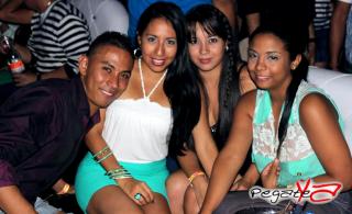 Foto 59 de Junio 08 del 2013 en Living Night Club, Cali