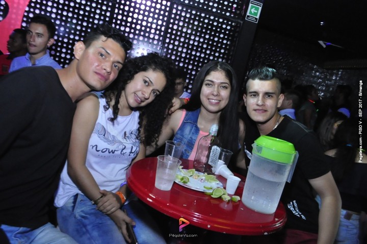Foto 29 de PISO V - viernes 29 de sep 2017 en Bar Piso V Bucaramanga, Bucaramanga