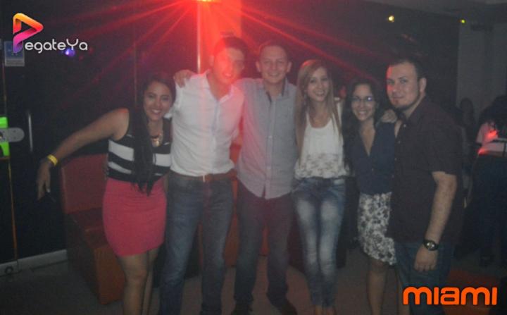 Foto 23 de Miami Bar - Amor y Amistad 2015 en Miami Bar Cali, Cali